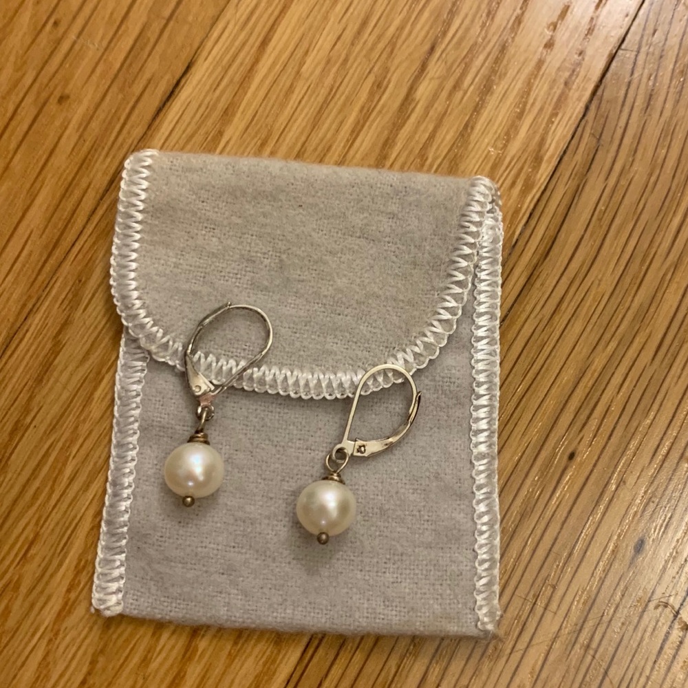 Simple sterling silver fresh water pearl earrings
